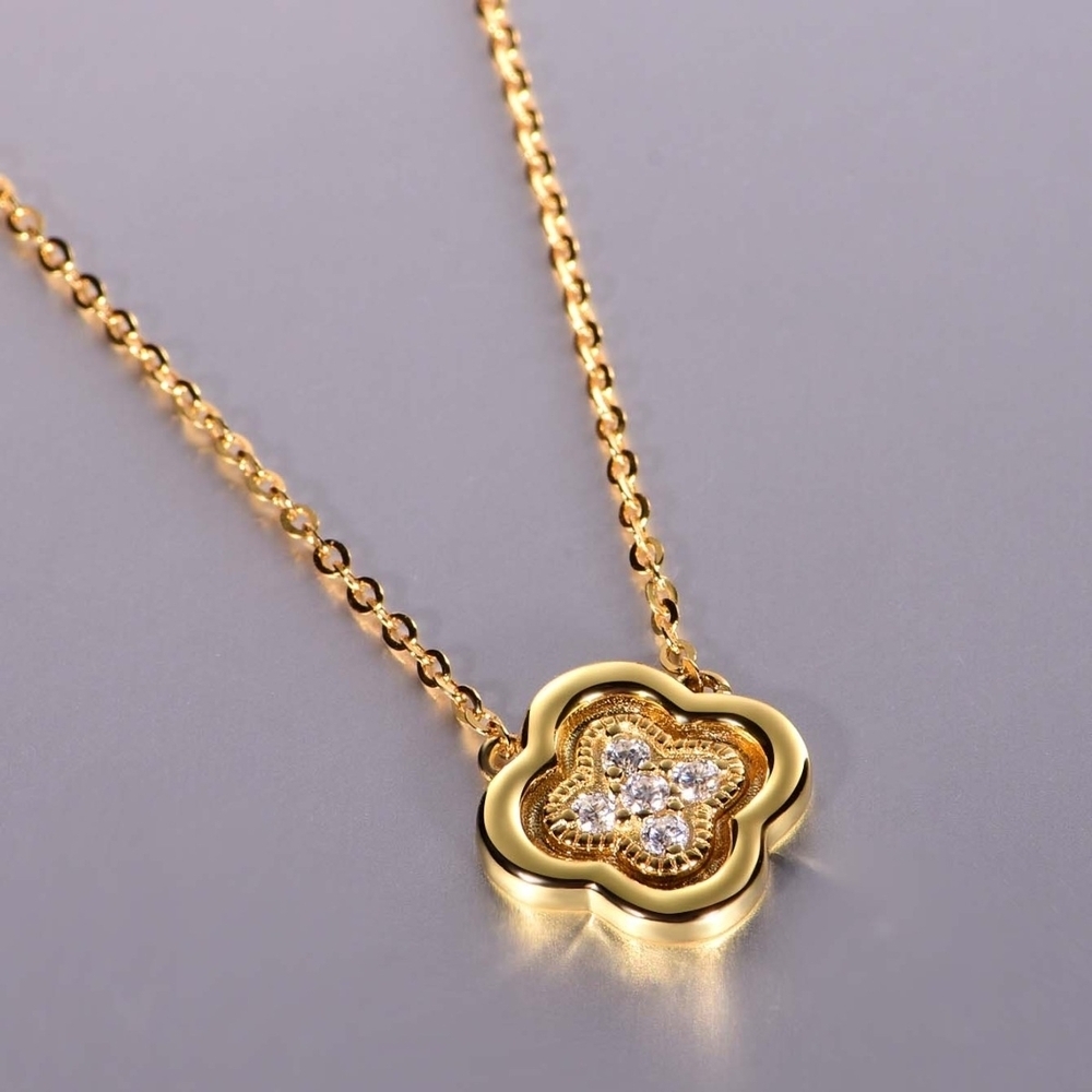 Gold Floral Pendant Necklace